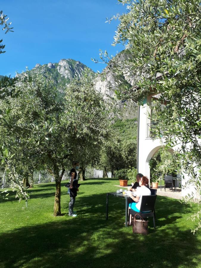 Maso Tobel Riva Del Garda Villa Bagian luar foto