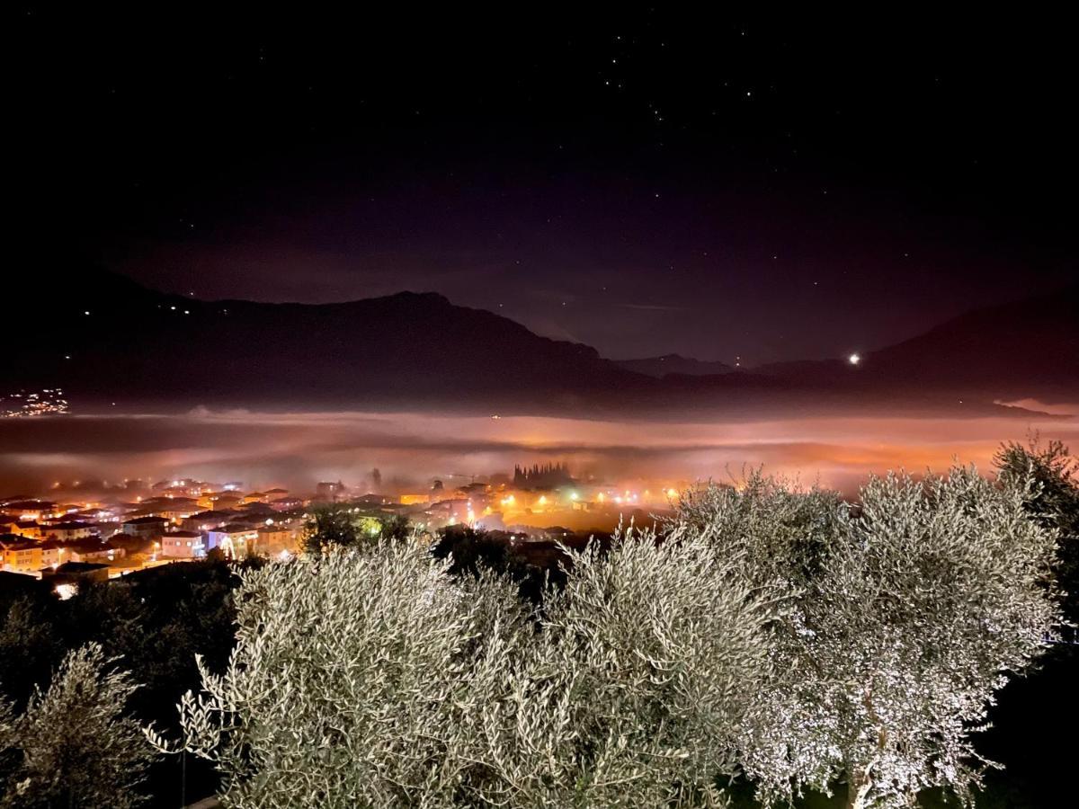 Maso Tobel Riva Del Garda Villa Bagian luar foto
