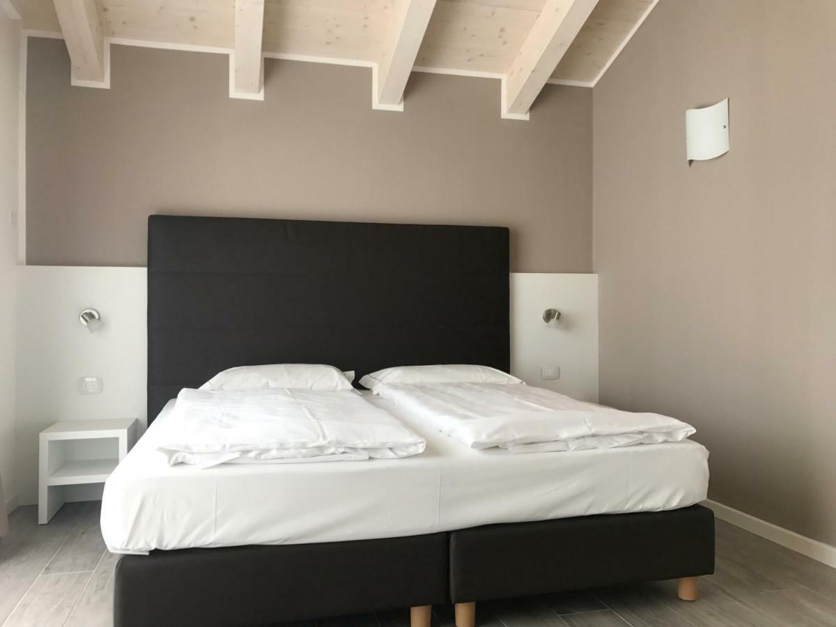 Maso Tobel Riva Del Garda Villa Bagian luar foto