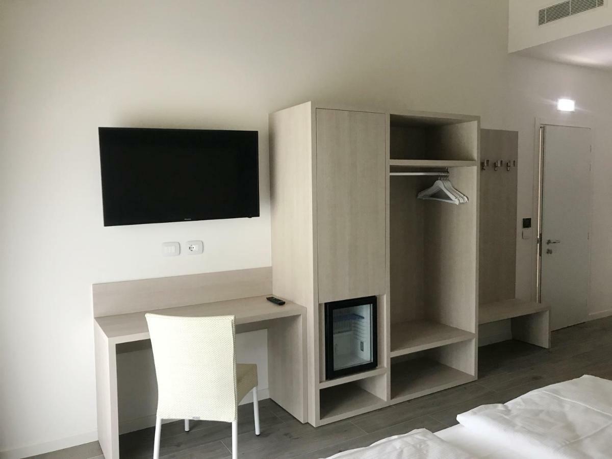 Maso Tobel Riva Del Garda Villa Bagian luar foto