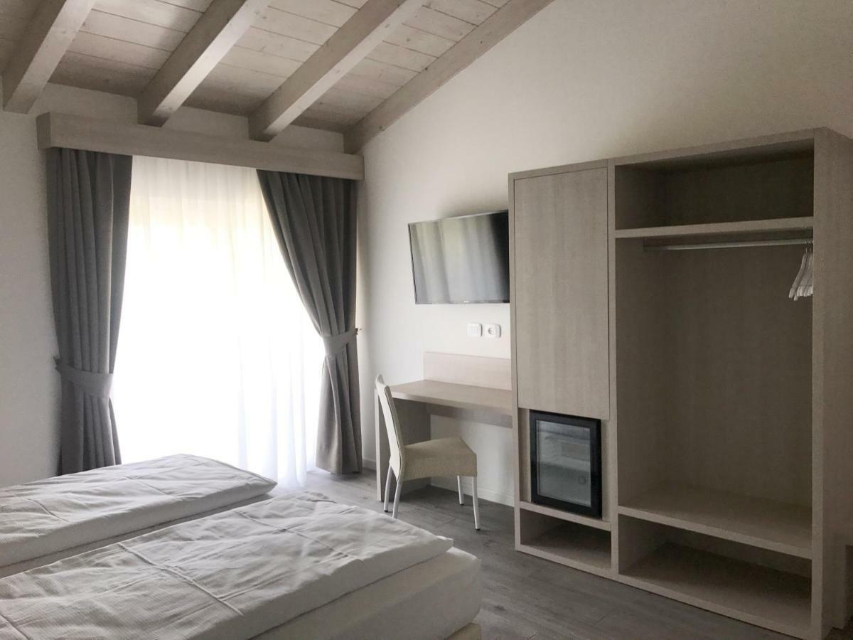 Maso Tobel Riva Del Garda Villa Bagian luar foto