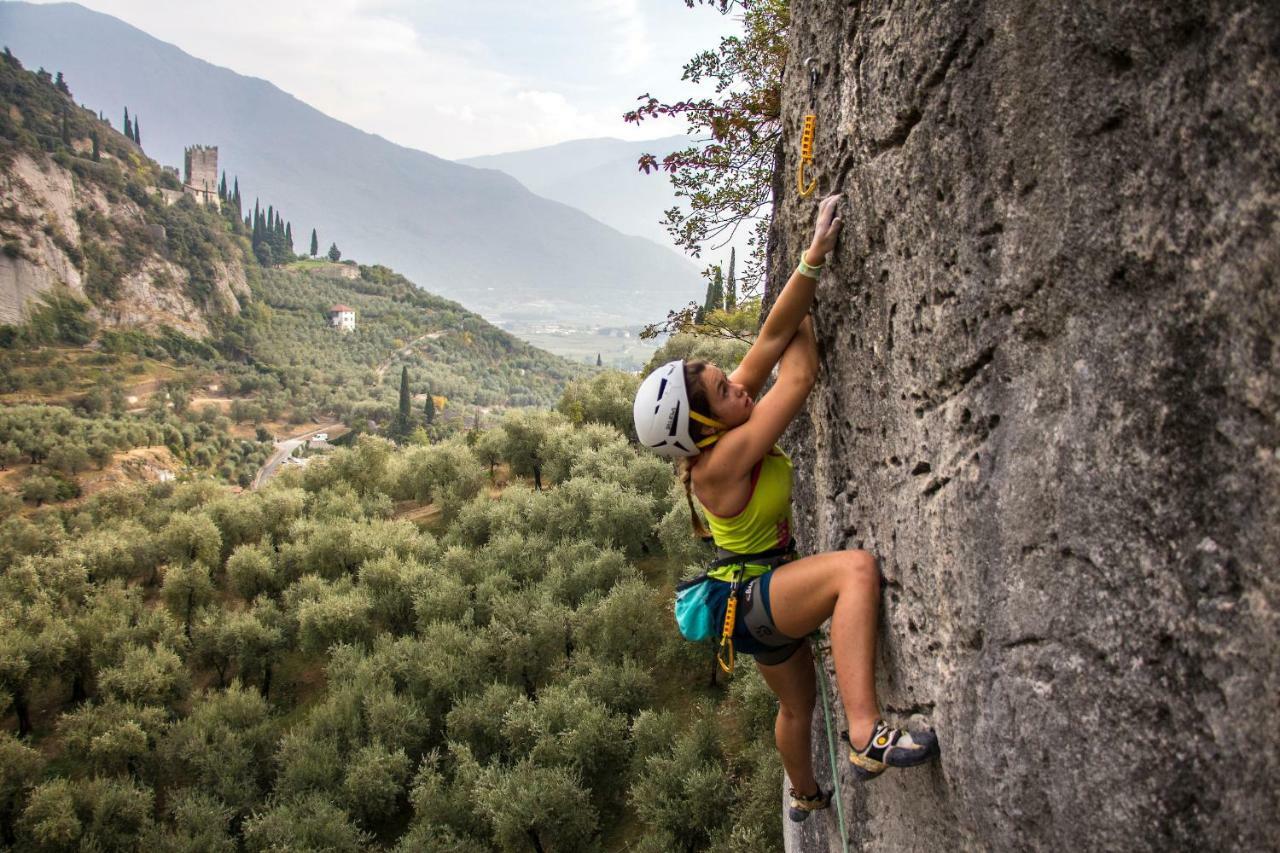 Maso Tobel Riva Del Garda Villa Bagian luar foto